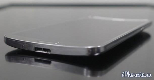 Samsung анонсировала первый в мире смартфон с изогнутым экраном