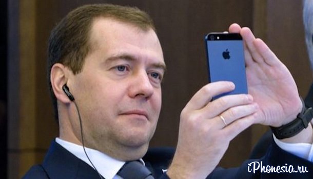Медведев продлил «мобильное рабство» до 15 апреля