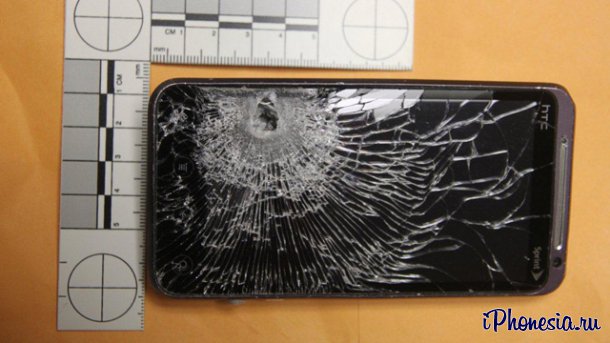 Смартфон HTC  Evo 3D остановил пулю и спас владельца